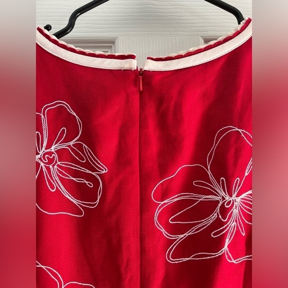 Talbots red and white embroidered linen knee length hibiscus dress- Size 8 - Picture 6 of 6